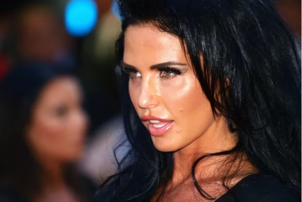 Katie Price, mannequin Playboy, agressée et hospitalisée