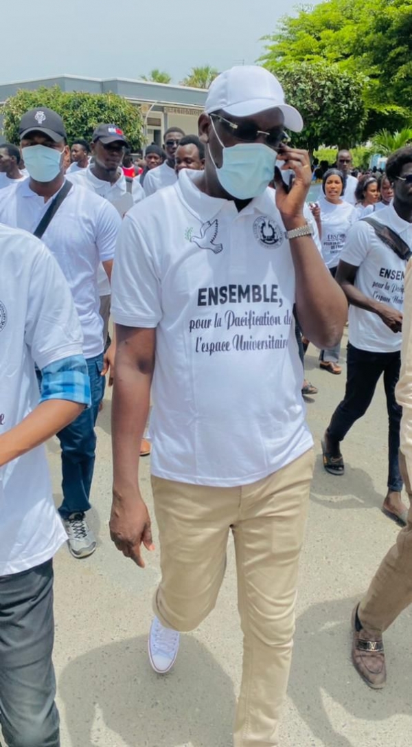 Ucad: Les étudiants marchent pour la paix