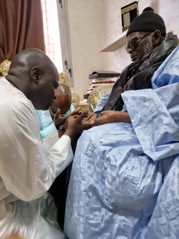 Détention Khadim Ba / Magal : Oumar Faye rappelle les liens de l’homme d’affaires avec Touba et interpelle le président Diomaye