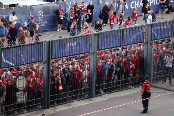 Stade de France: Darmanin dénonce une "fraude massive, industrielle de faux billets"