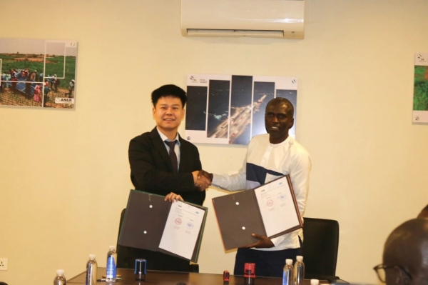 Le Pr Diouma Kobor DG de L