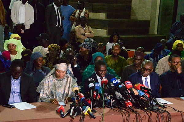 Les compagnons de Macky SALL rejettent le rapport et parlent de machination politique