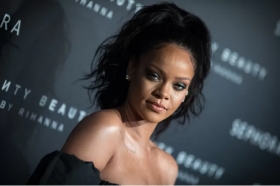 Rihanna crÃ©e la polÃ©mique en Inde en posant seins nus (Photo)