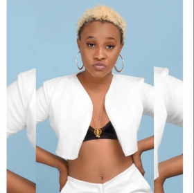 Affaire Porta Potty : Lâ€™artiste togolaise Vika mouillÃ©e jusquâ€™au cou, elle fait de graves rÃ©vÃ©lations