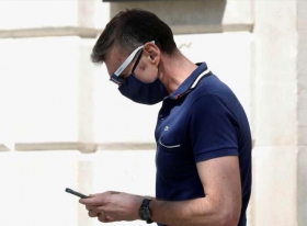 Coronavirus : les applications de traÃ§age des malades divisent les chercheurs en Europe