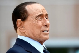 Silvio Berlusconi à nouveau hospitalisé
